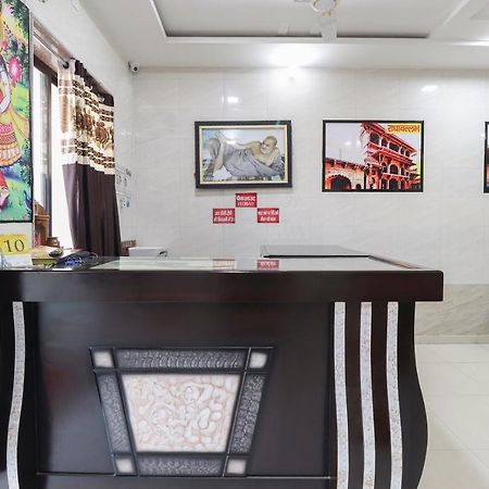 Oyo 69378 Trilok Dham Hotell Vrindāvan Eksteriør bilde