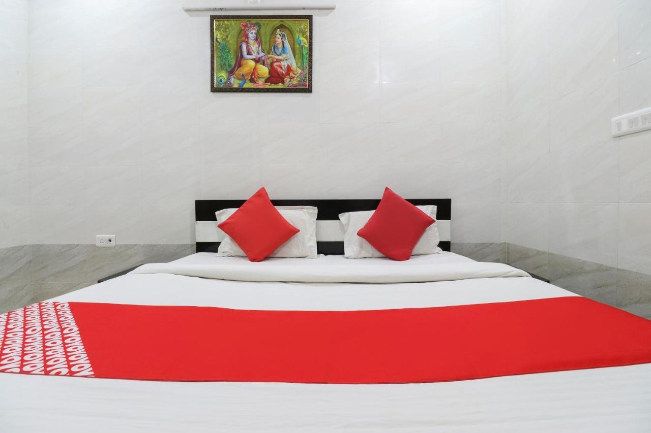 Oyo 69378 Trilok Dham Hotell Vrindāvan Eksteriør bilde