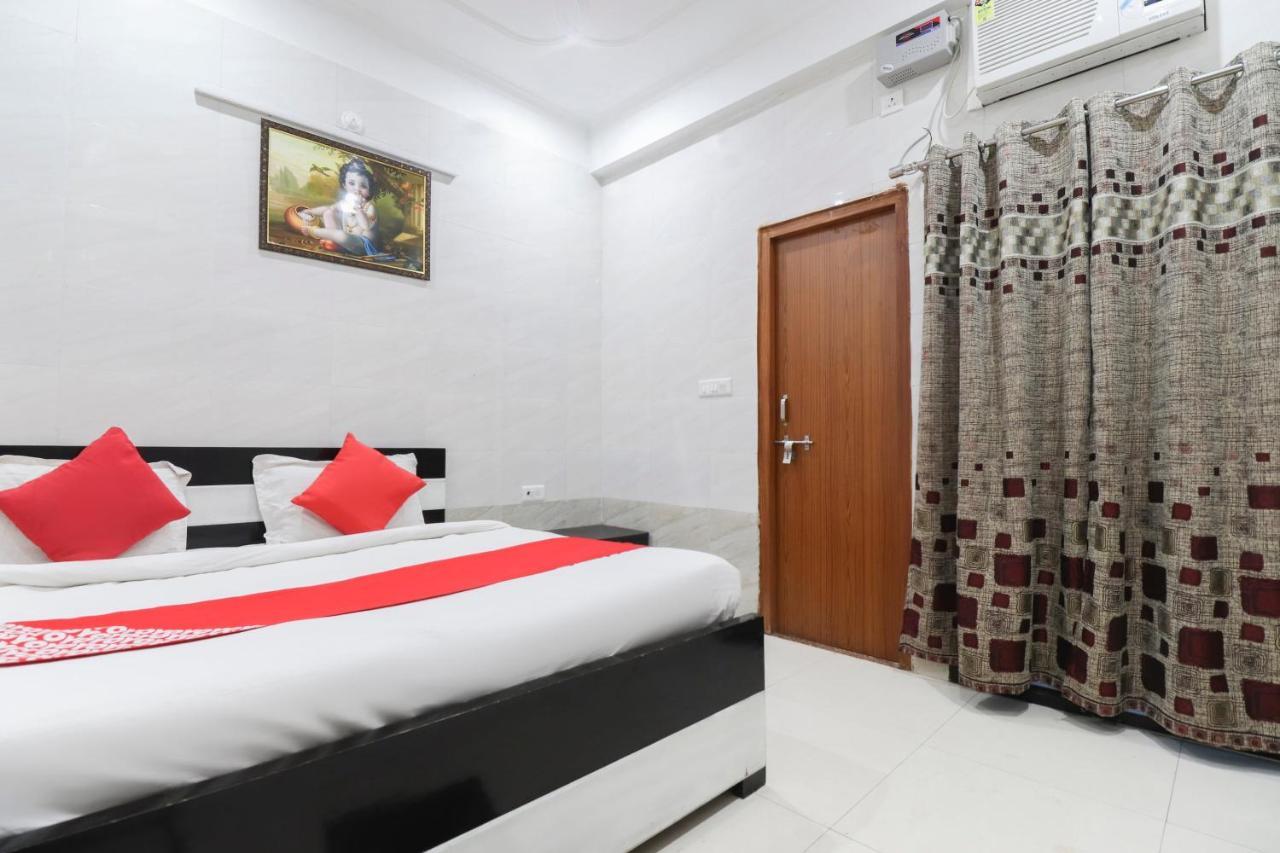 Oyo 69378 Trilok Dham Hotell Vrindāvan Eksteriør bilde